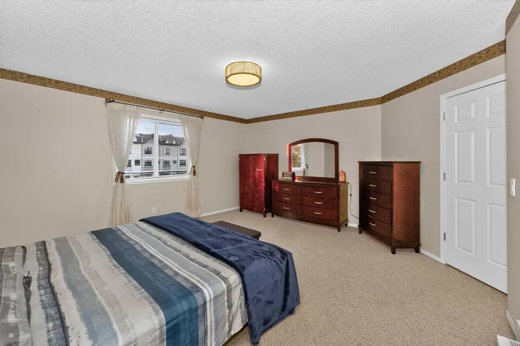 137 Douglas Glen Manor SE Calgary AB T2Z 3Y5