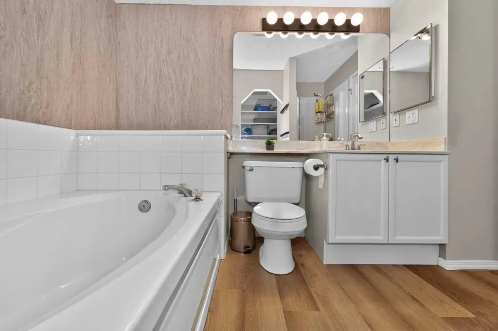 137 Douglas Glen Manor SE Calgary AB T2Z 3Y5