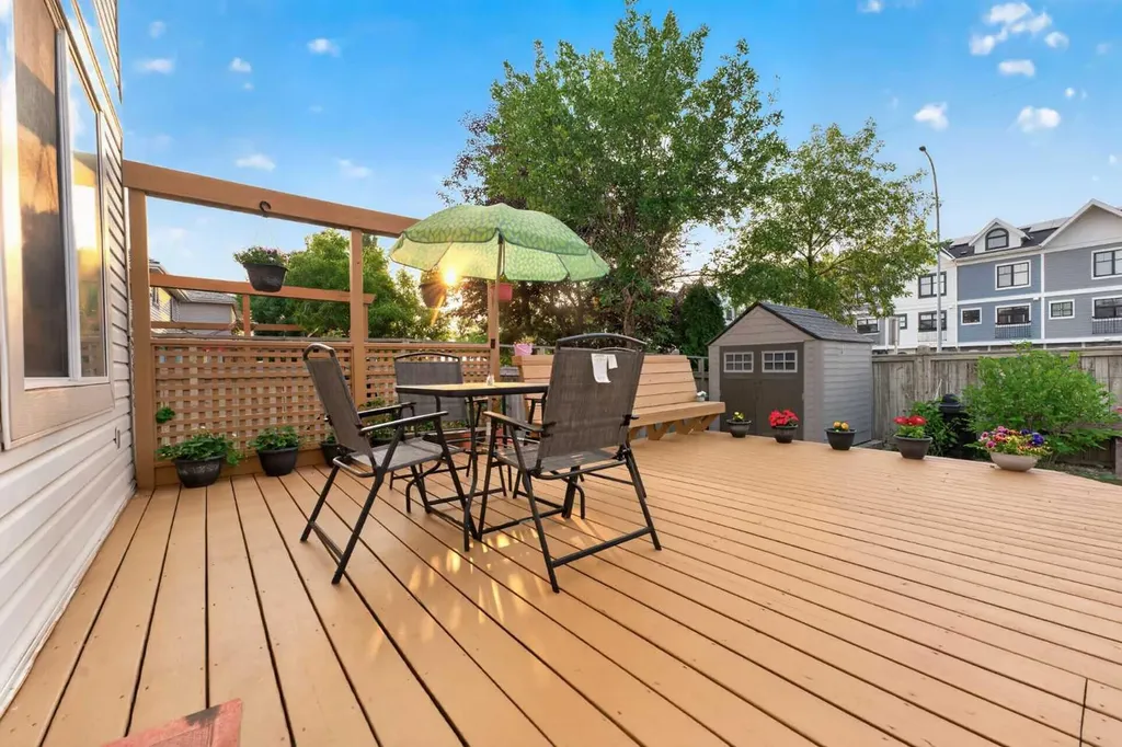137 Douglas Glen Manor SE Calgary AB T2Z 3Y5