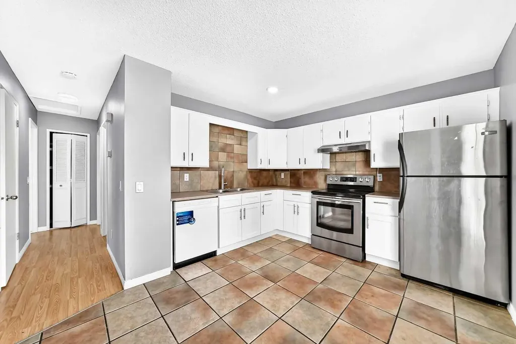 514 Whitehill Place NE Calgary AB T1Y3G8