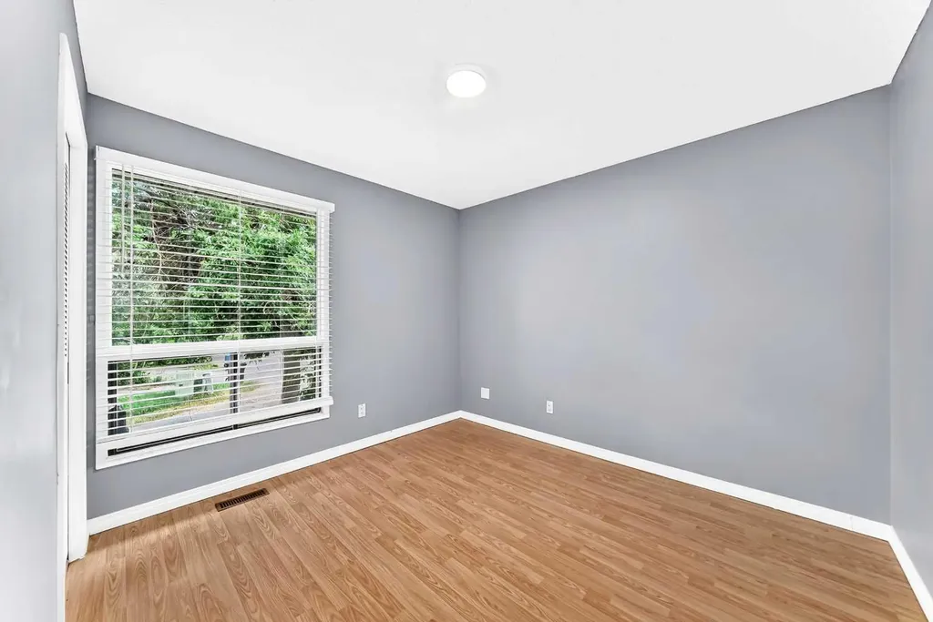514 Whitehill Place NE Calgary AB T1Y3G8