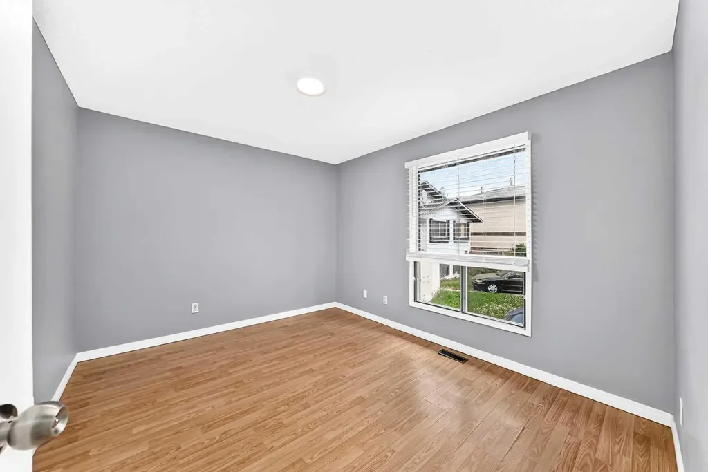 514 Whitehill Place NE Calgary AB T1Y3G8