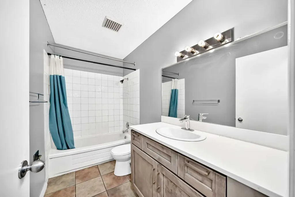514 Whitehill Place NE Calgary AB T1Y3G8