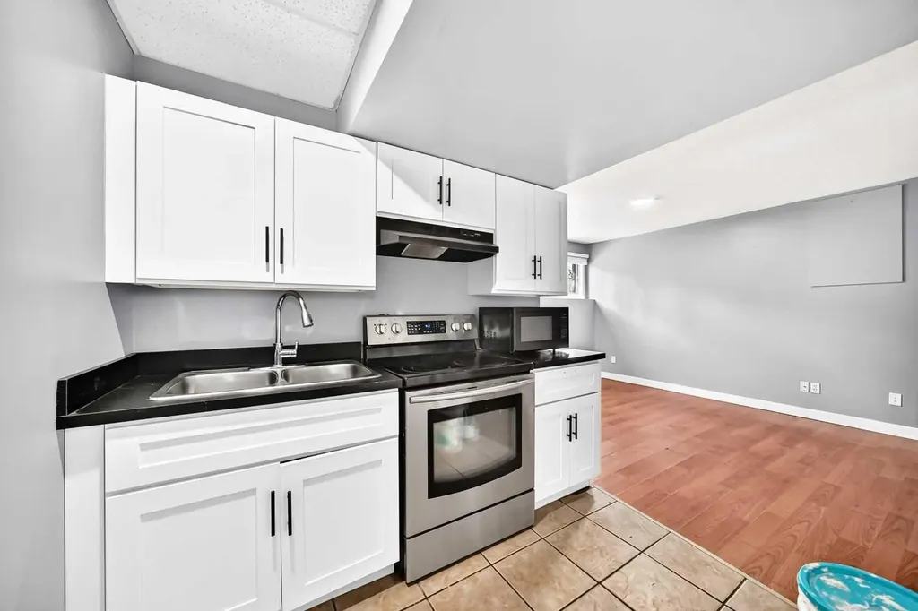 514 Whitehill Place NE Calgary AB T1Y3G8