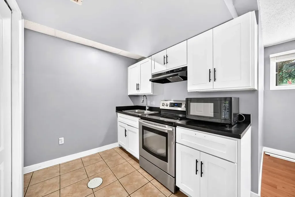 514 Whitehill Place NE Calgary AB T1Y3G8
