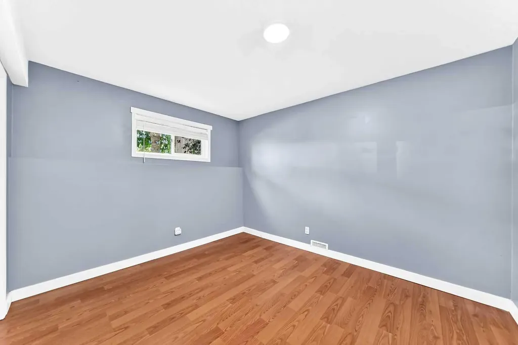 514 Whitehill Place NE Calgary AB T1Y3G8