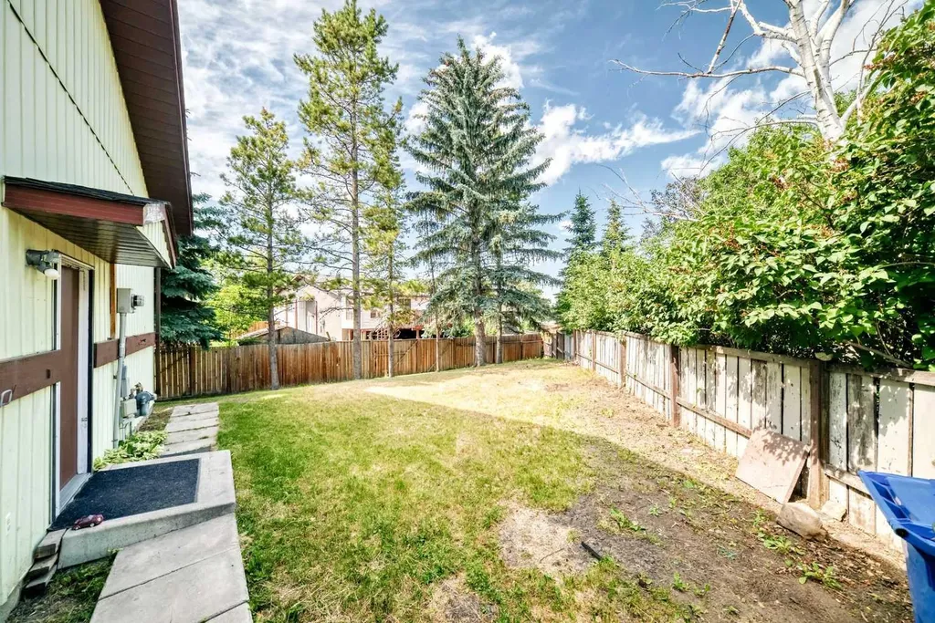 514 Whitehill Place NE Calgary AB T1Y3G8
