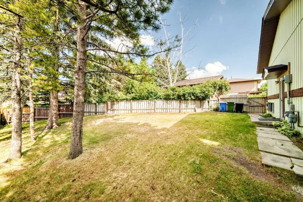 514 Whitehill Place NE Calgary AB T1Y3G8