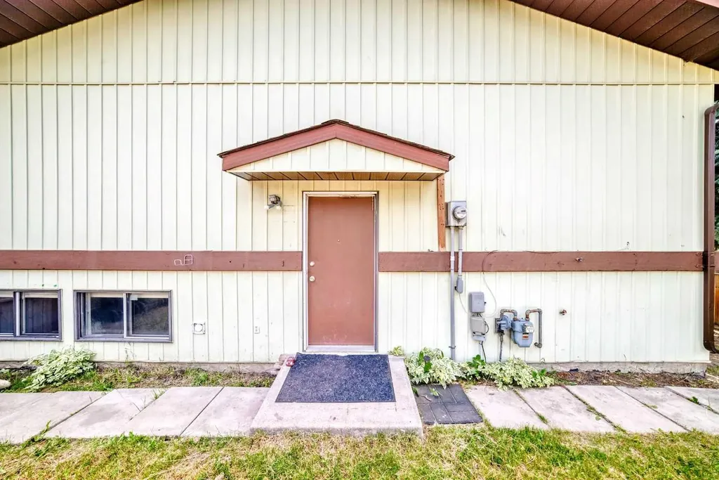 514 Whitehill Place NE Calgary AB T1Y3G8