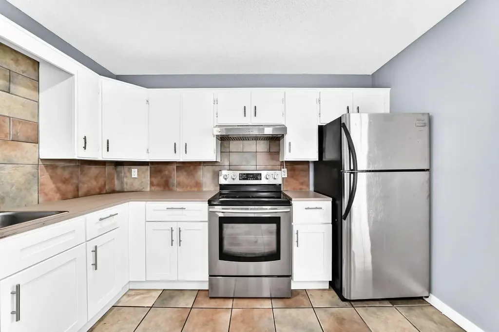 514 Whitehill Place NE Calgary AB T1Y3G8