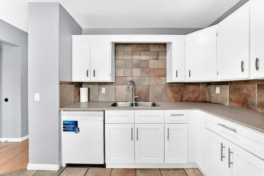 514 Whitehill Place NE Calgary AB T1Y3G8