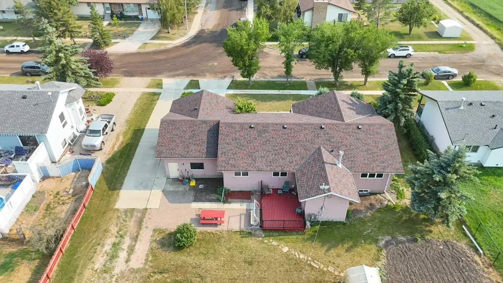 250 2 Avenue W Rockyford AB T0J 2R0