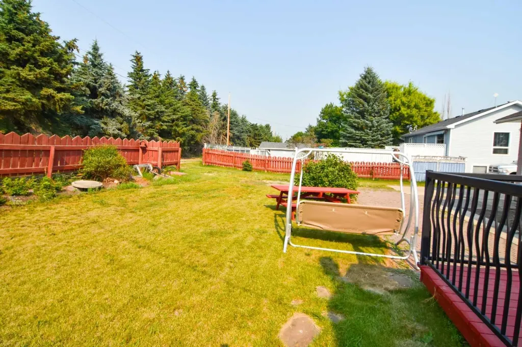 250 2 Avenue W Rockyford AB T0J 2R0