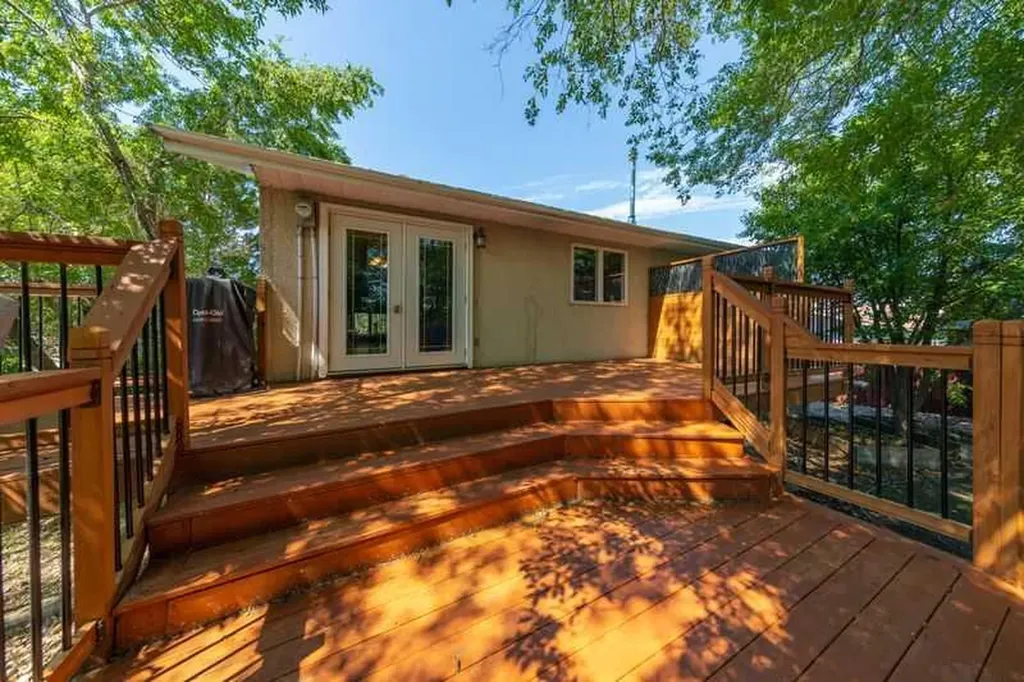 2903 58 Avenue Lloydminster AB T9V1X7