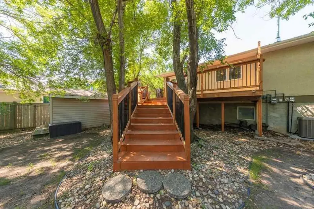 2903 58 Avenue Lloydminster AB T9V1X7