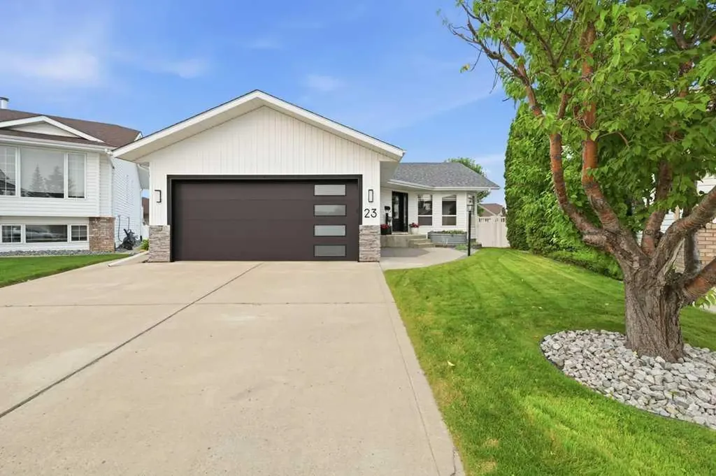 23 Dann Close Red Deer AB T4R 2N3