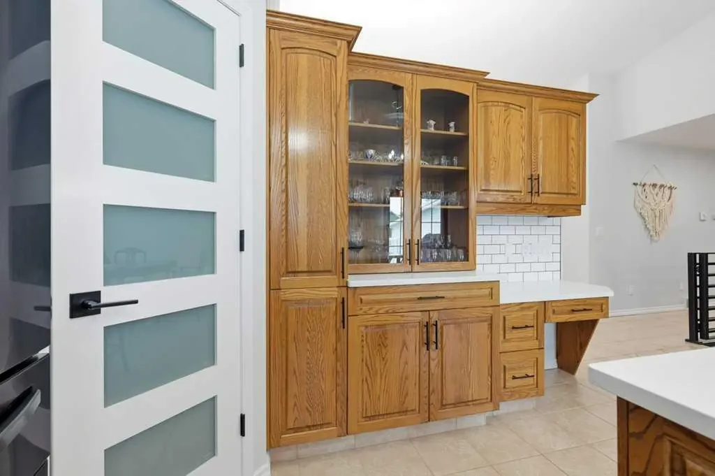 23 Dann Close Red Deer AB T4R 2N3