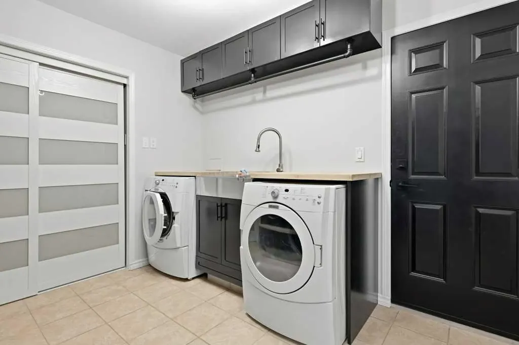 23 Dann Close Red Deer AB T4R 2N3