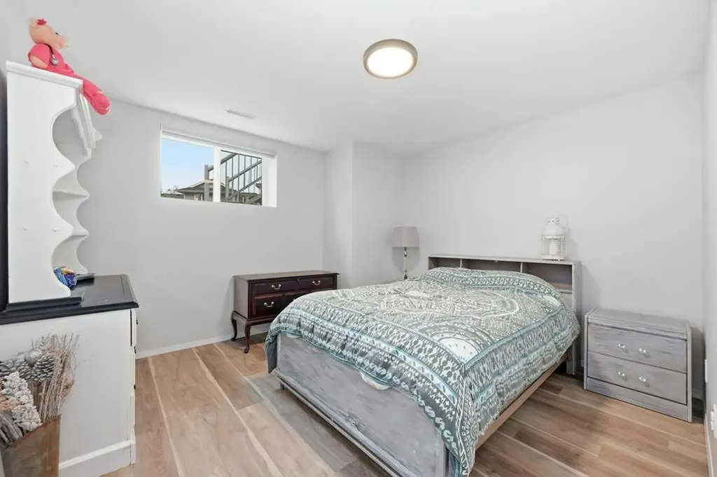 23 Dann Close Red Deer AB T4R 2N3