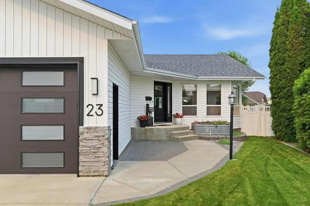23 Dann Close Red Deer AB T4R 2N3