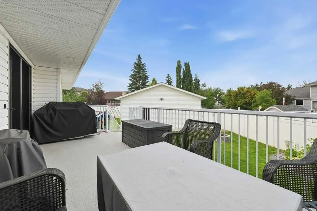 23 Dann Close Red Deer AB T4R 2N3