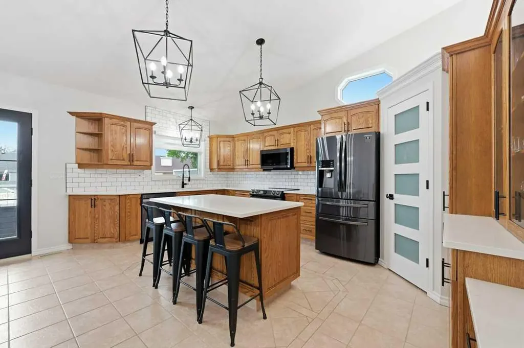 23 Dann Close Red Deer AB T4R 2N3