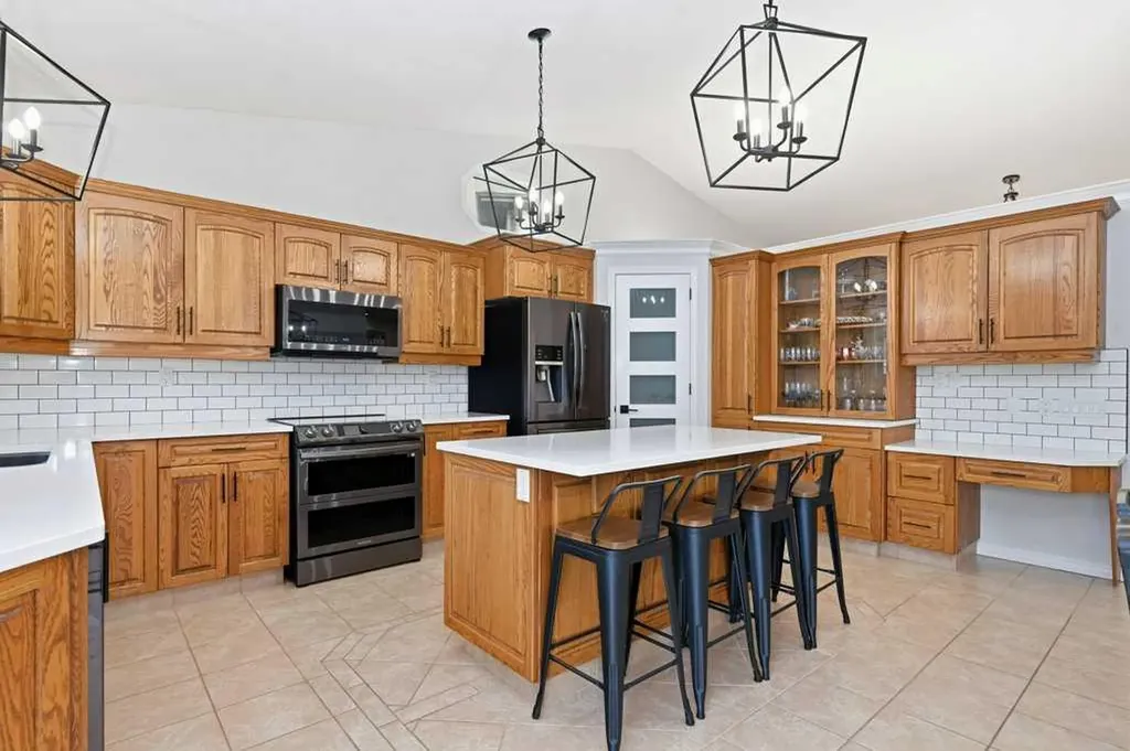 23 Dann Close Red Deer AB T4R 2N3