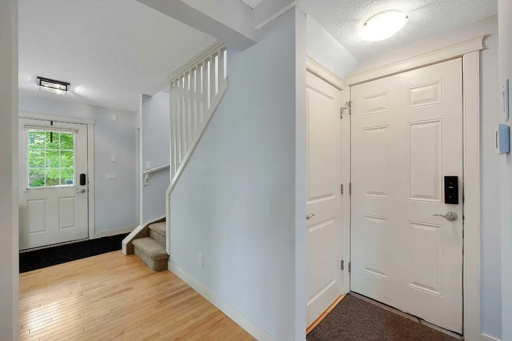5532 Forand Street SW Calgary AB T3E7S6