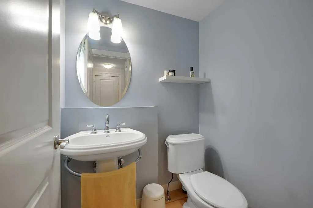 5532 Forand Street SW Calgary AB T3E7S6