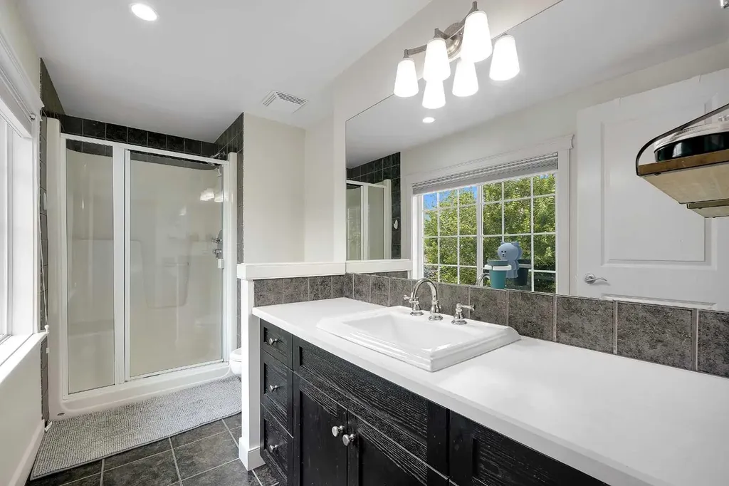 5532 Forand Street SW Calgary AB T3E7S6