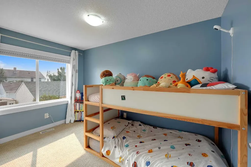 5532 Forand Street SW Calgary AB T3E7S6