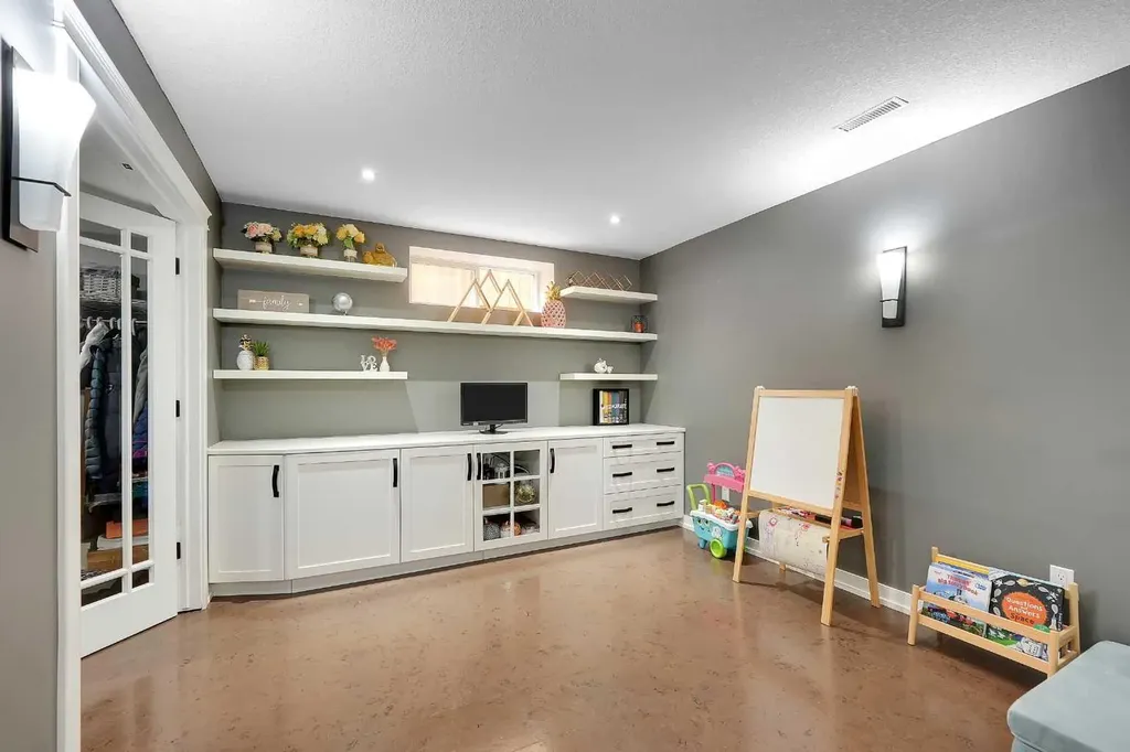 5532 Forand Street SW Calgary AB T3E7S6