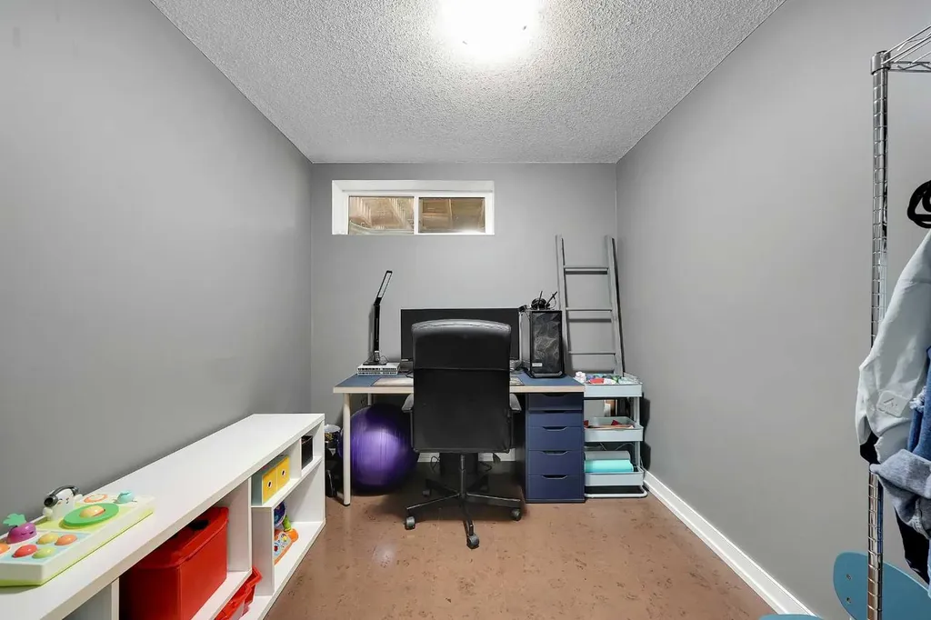 5532 Forand Street SW Calgary AB T3E7S6