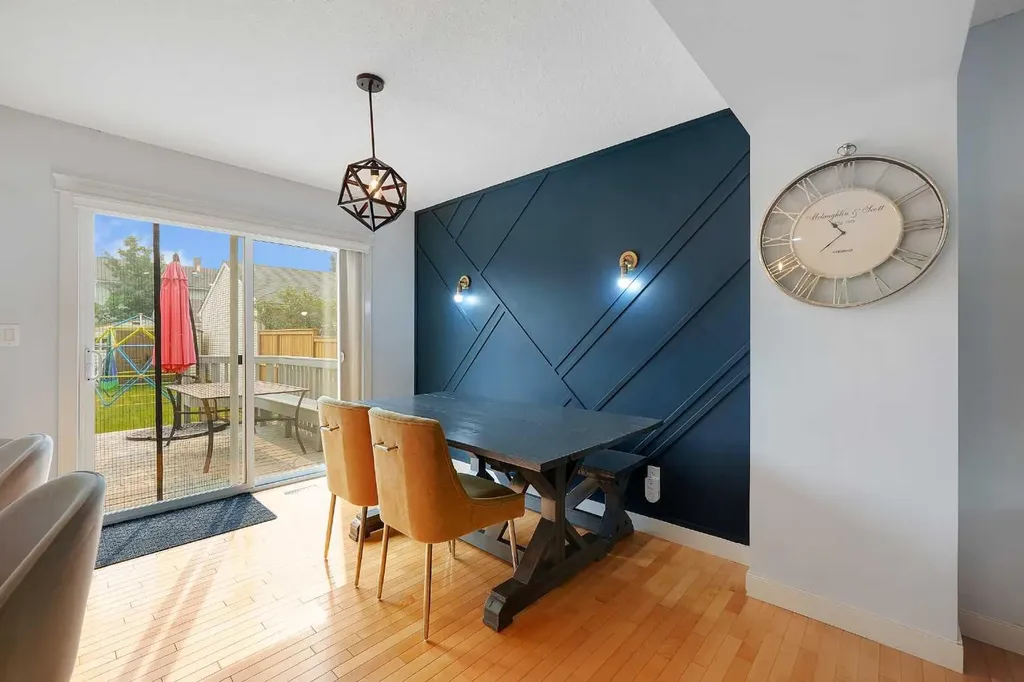 5532 Forand Street SW Calgary AB T3E7S6