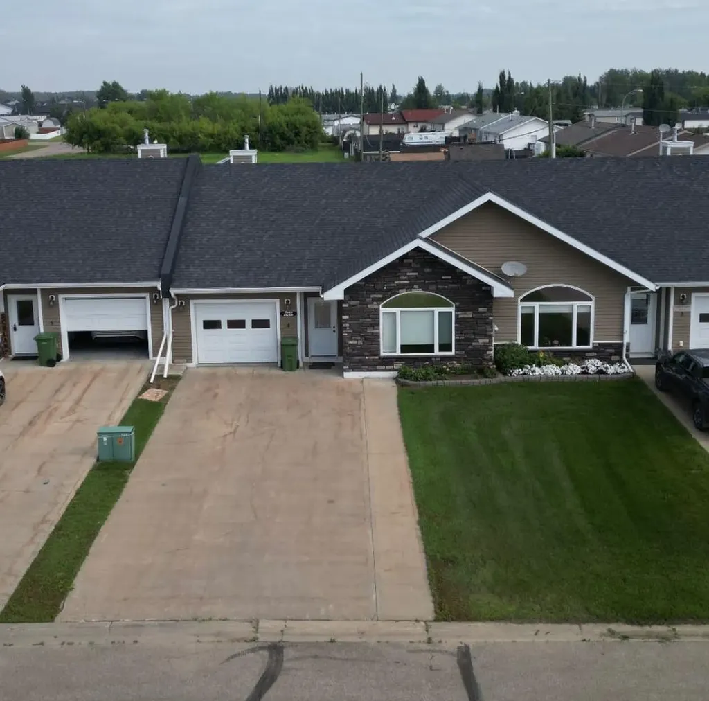 10902 100 Ave Unit 4 La Crete AB T0H2H0