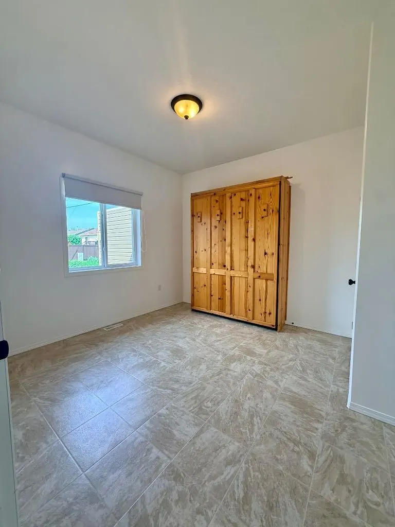 10902 100 Ave Unit 4 La Crete AB T0H2H0