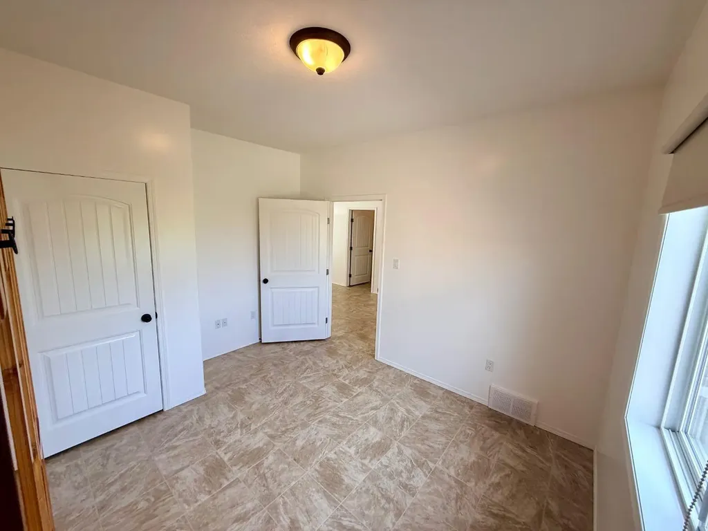 10902 100 Ave Unit 4 La Crete AB T0H2H0