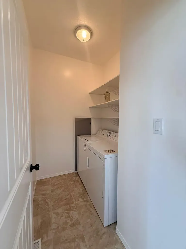 10902 100 Ave Unit 4 La Crete AB T0H2H0