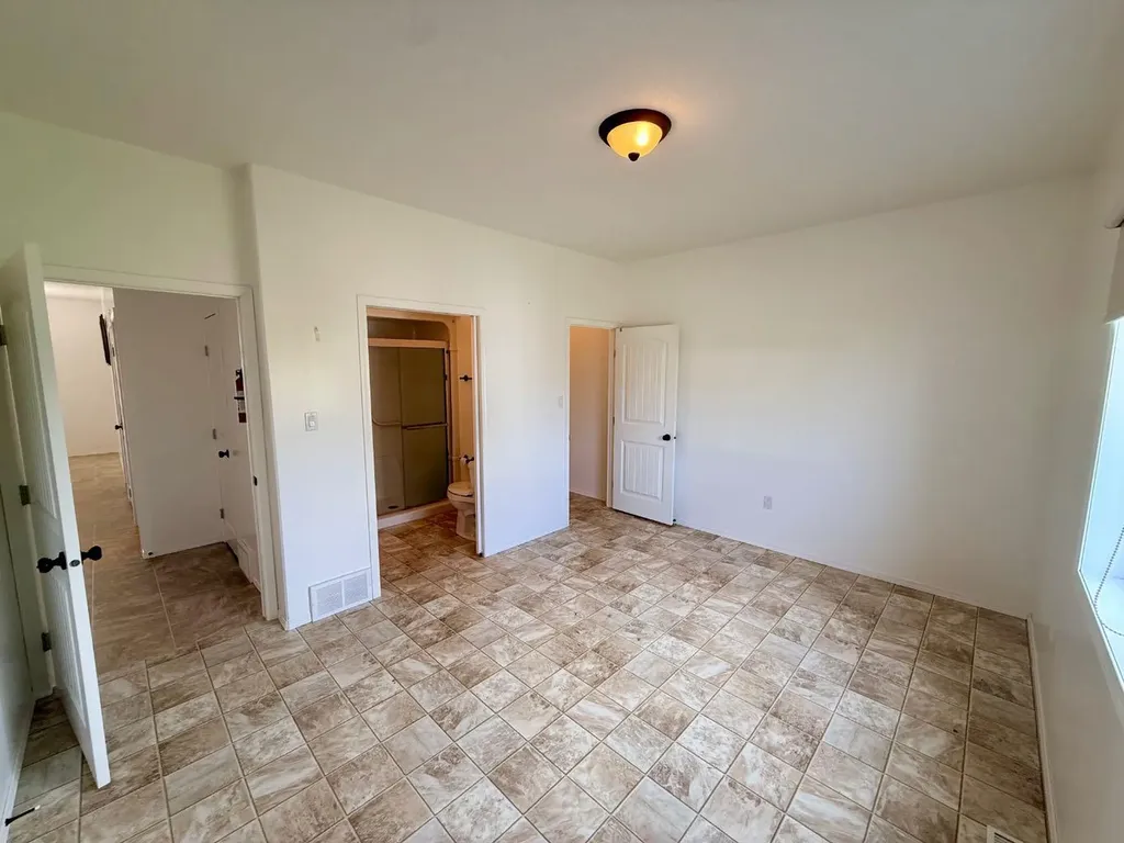 10902 100 Ave Unit 4 La Crete AB T0H2H0