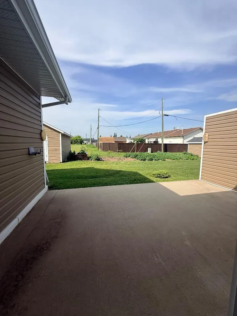 10902 100 Ave Unit 4 La Crete AB T0H2H0