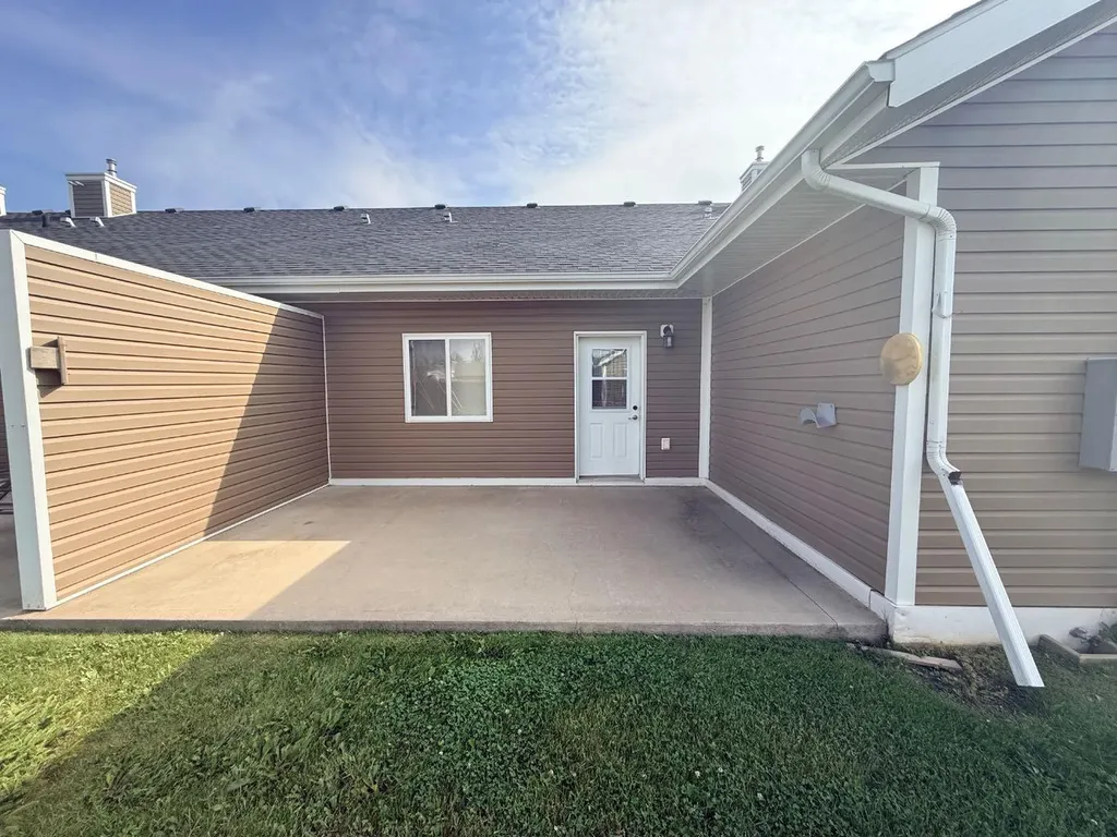 10902 100 Ave Unit 4 La Crete AB T0H2H0