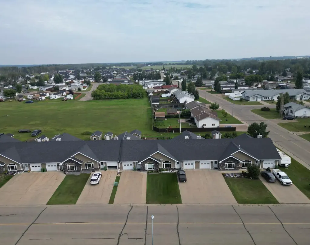 10902 100 Ave Unit 4 La Crete AB T0H2H0
