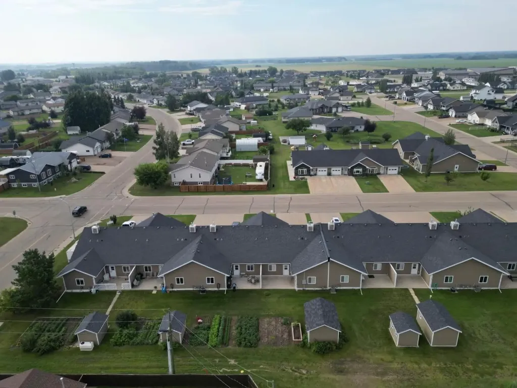 10902 100 Ave Unit 4 La Crete AB T0H2H0