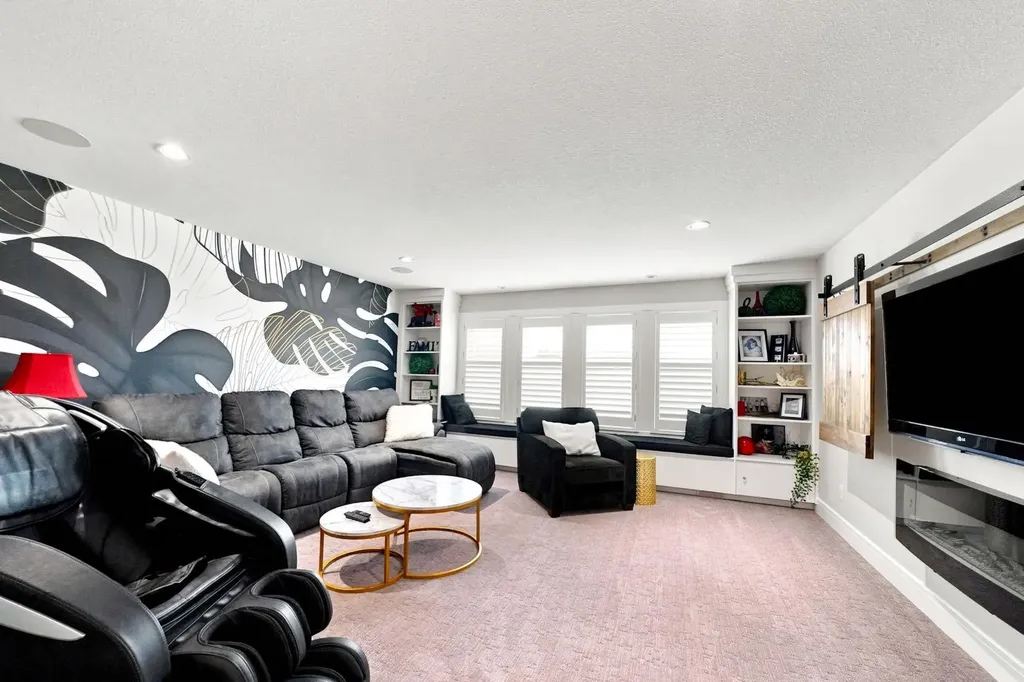 200 Vancouver Crescent Red Deer AB T4R 0N7