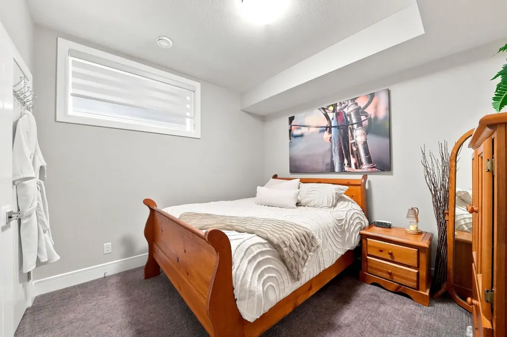 200 Vancouver Crescent Red Deer AB T4R 0N7