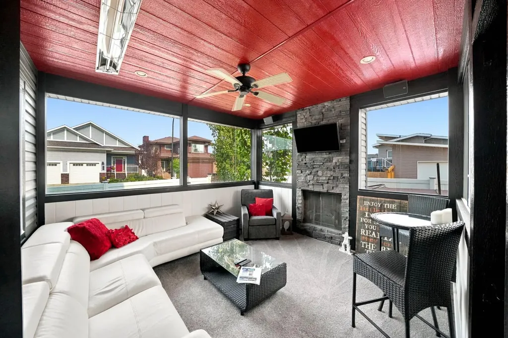 200 Vancouver Crescent Red Deer AB T4R 0N7
