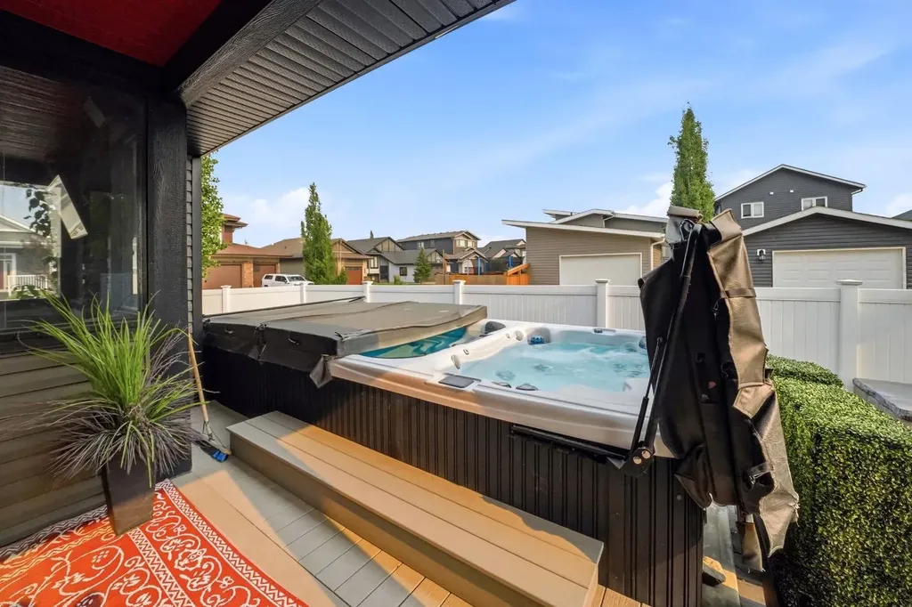 200 Vancouver Crescent Red Deer AB T4R 0N7