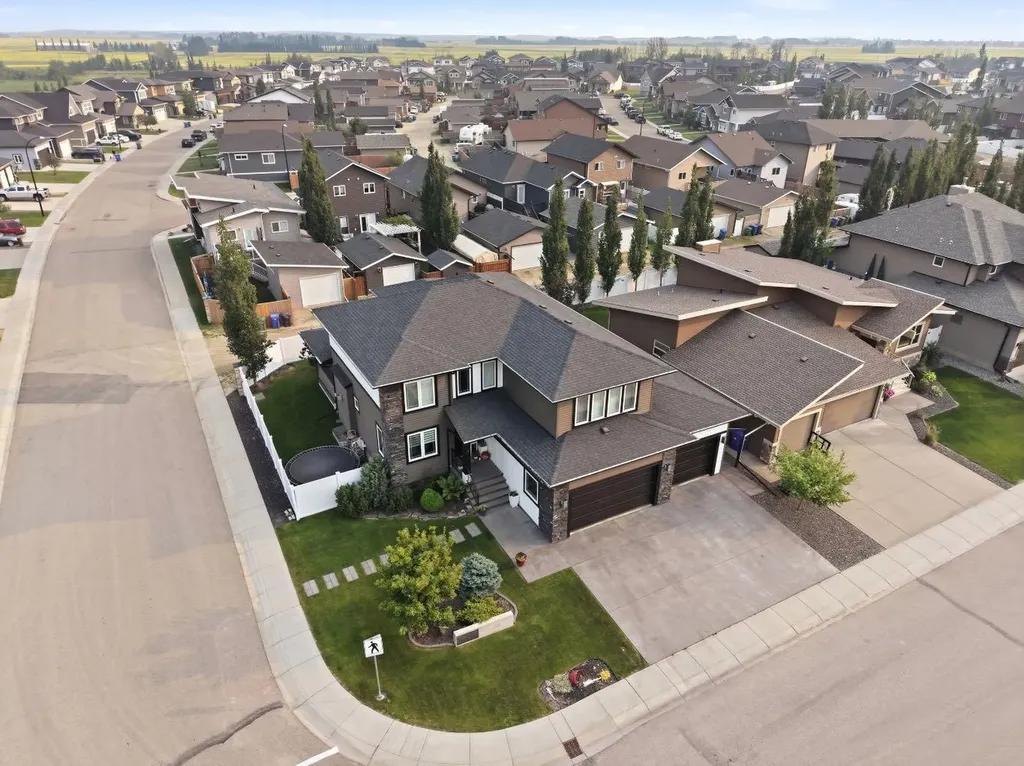 200 Vancouver Crescent Red Deer AB T4R 0N7