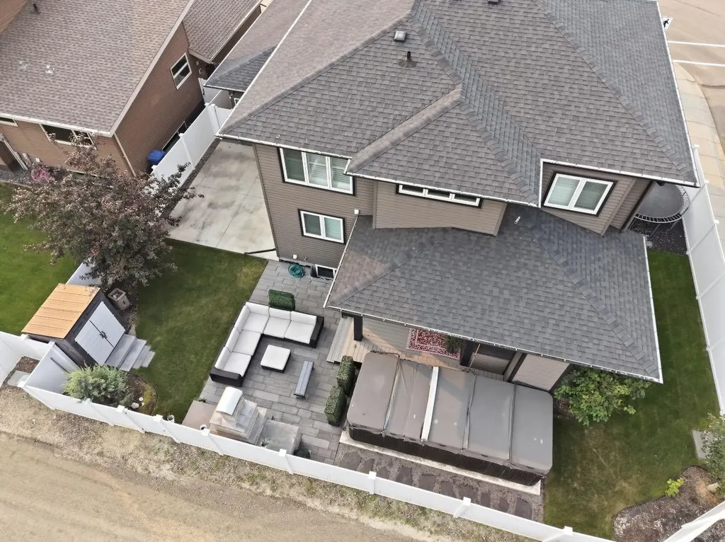200 Vancouver Crescent Red Deer AB T4R 0N7