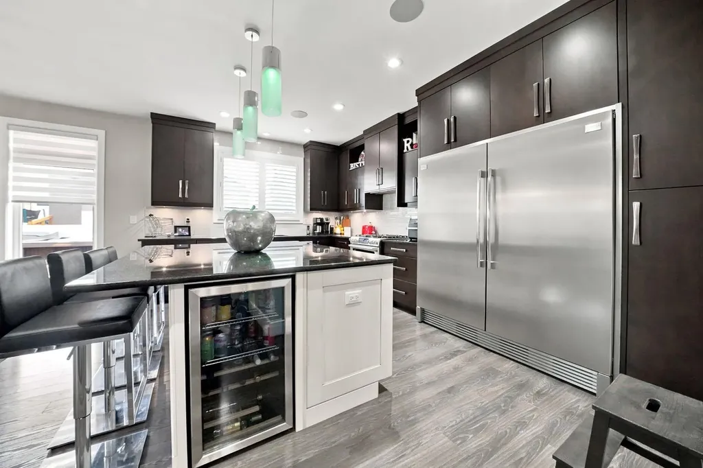 200 Vancouver Crescent Red Deer AB T4R 0N7